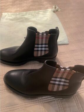 Burberry Black Women Boots
